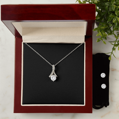 Alluring Beauty Necklace & Earring Set  |  An elegant sparkle designed to captivate and shine